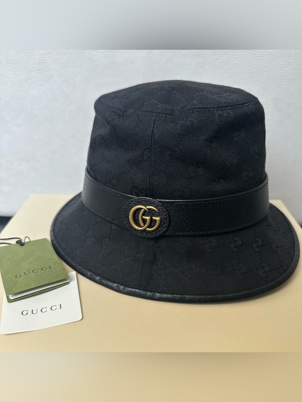 GUCCI Original GG canvas bucket hat - M